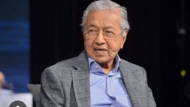 Tun Mahathir meroyan , tapi tiada siapa pun melayan.