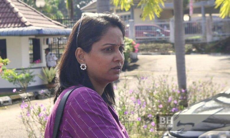 Guru didakwa ceroboh pejabat bekas kekasih