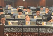 Eloklah Wan Fahysal Tidak Di Benarkan Berada Dalam Dewan Rakyat