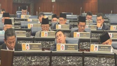 Eloklah Wan Fahysal Tidak Di Benarkan Berada Dalam Dewan Rakyat