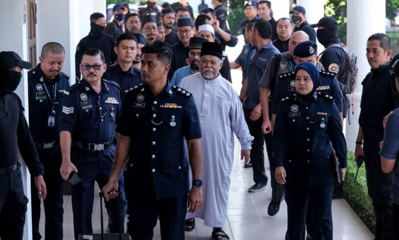 [VIDEO] CEO GISBH, isteri antara didakwa jadi ahli kumpulan jenayah terancang