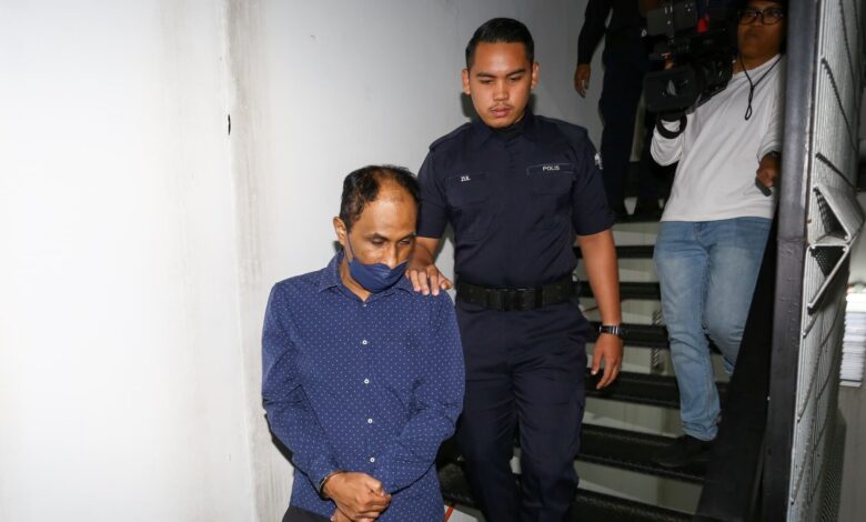 Pegawai bank didakwa hantar WhatsApp berbaur lucah