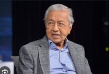 UMNO nak melingkup pun ,itu urusan umno, Mahathir tidak perlu menyibuk