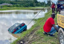 Wanita sarat hamil pengsan, lelaki maut kereta terjunam dalam sungai