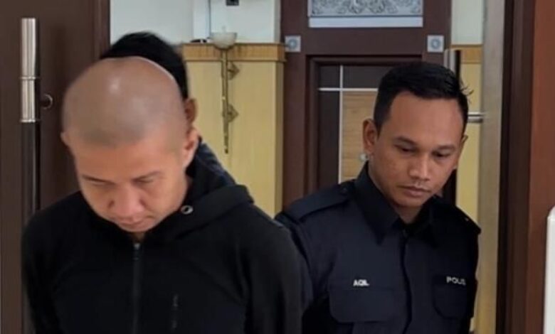 Along masuk jel balasan bakar tiga rumah