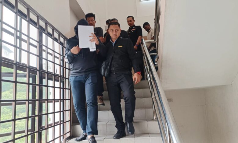 Pegawai Imigresen makan ‘upah’ RM55,150 urus orang Indonesia masuk Malaysia