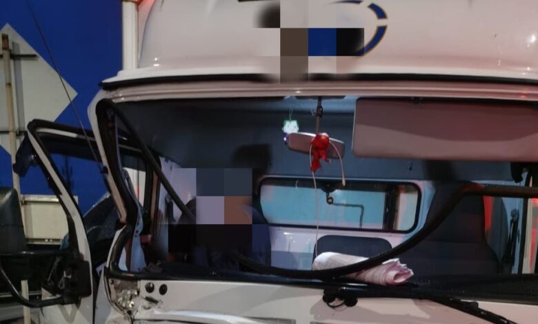 Sejam tahan sakit tersepit dalam lori