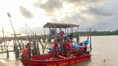 Lelaki dikhuatiri lemas jatuh sungai