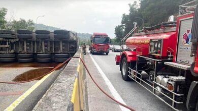 Pemandu maut lori tangki terbalik di Lebuh Raya KL-Karak