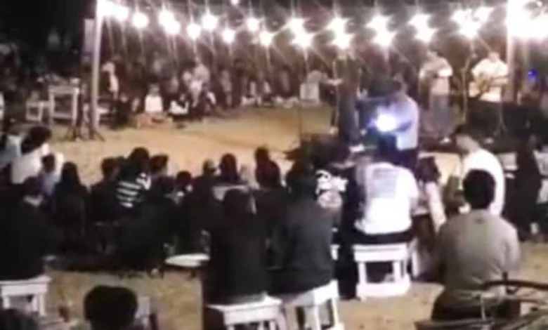 Polis hentikan konsert Malam Perayaan Patah Hati