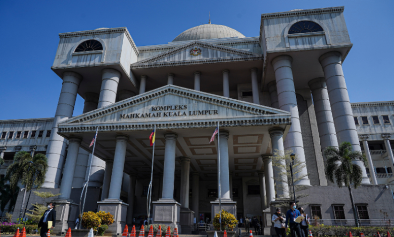 Wanita warga emas didakwa miliki 38 buku berkaitan Abuya