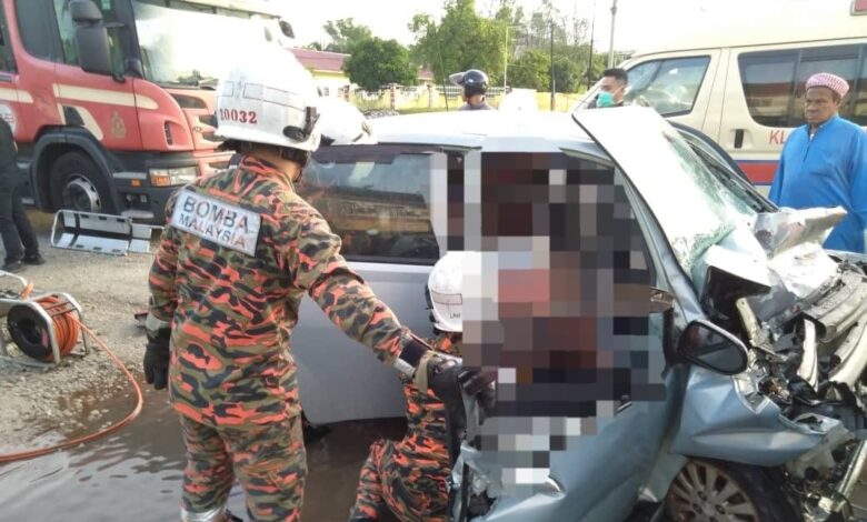 Lelaki parah langgar lori tangki di bahu jalan