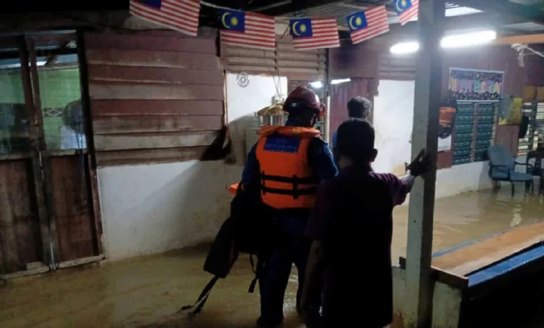 Kampung Besar di Bandar Baharu dilanda air pasang besar