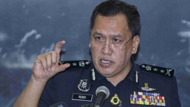 Polis siasat individu menyamar Ayob Khan di WhatsApp