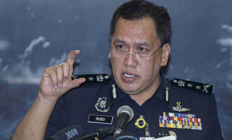 Polis siasat individu menyamar Ayob Khan di WhatsApp