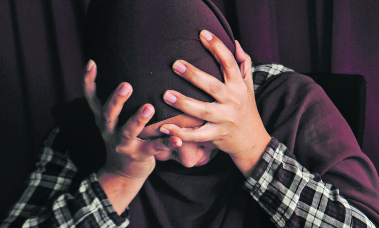 Majikan ditahan dera, seterika amah kerana malas