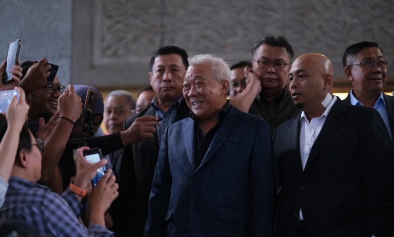 [VIDEO] Rasuah RM2.8 juta: Bung Moktar, Zizie Izette kena bela diri