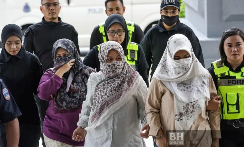 'Saya terpaksa letak anak dalam sangkar kerana perlu bekerja'