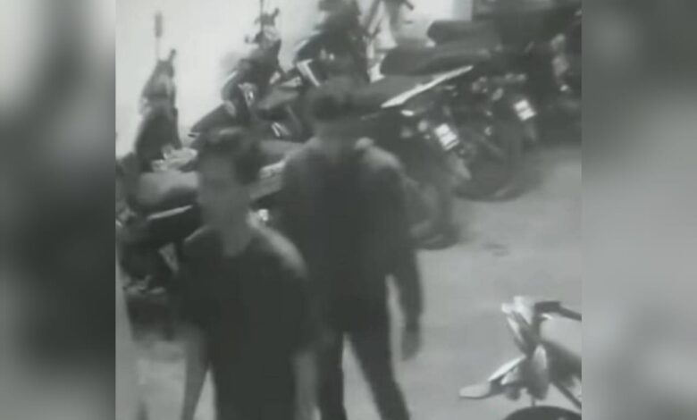 Dua lelaki tular curi motosikal diburu