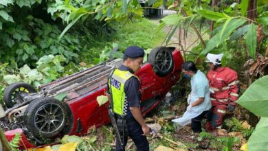 1 maut, 3 cedera kereta terbabas ke jurang