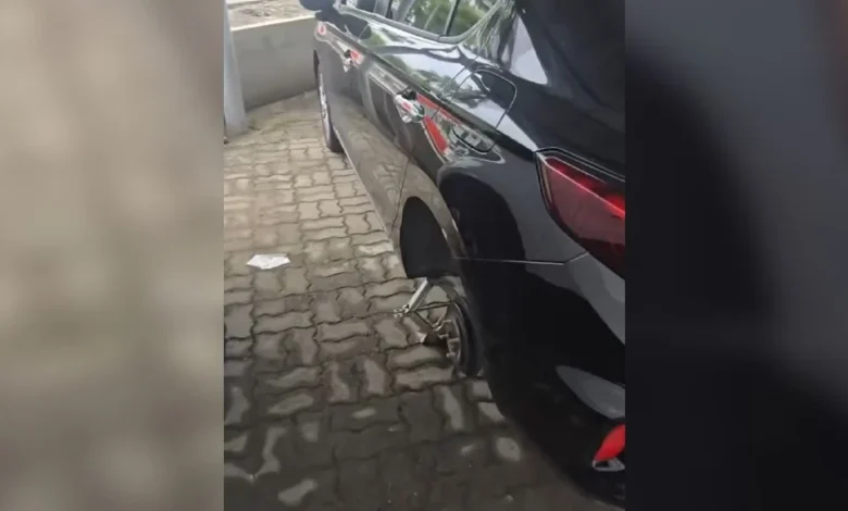 Bayar RM150 untuk parkir tapi tayar kereta kena curi