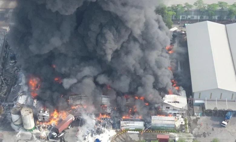Beberapa maut, 9 cedera dalam kebakaran kilang minyak masak