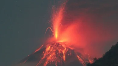 Gunung Lewotobi di Indonesia meletus lagi