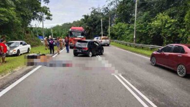 Hajat balik rumah tak kesampaian, dua beranak maut dilanggar kereta