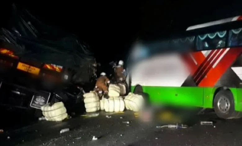 7 maut, 33 cedera dalam kemalangan di KM 204 Lebuhraya Plus arah Utara