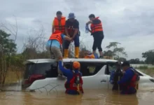 Terkandas hampir 40 minit selepas redah banjir