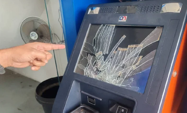 Tumbuk skrin ATM sehingga pecah angkara mabuk
