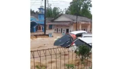 Cuaca ekstrem di Jawa Barat cetus banjir, tanah runtuh, 2 maut