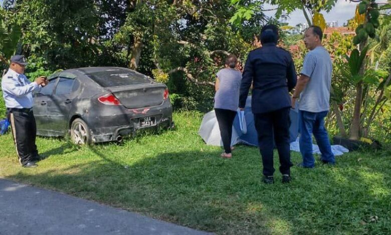 Remaja maut motosikal terbabas langgar kereta rosak