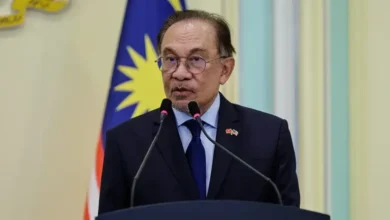 Let Anwar complete full term as PM, says minister