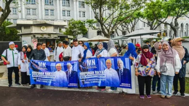 PAS trying to frame Umno as weak in defending Najib, says analyst