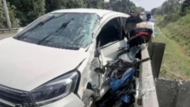 Suami isteri maut, motosikal bergesel kereta