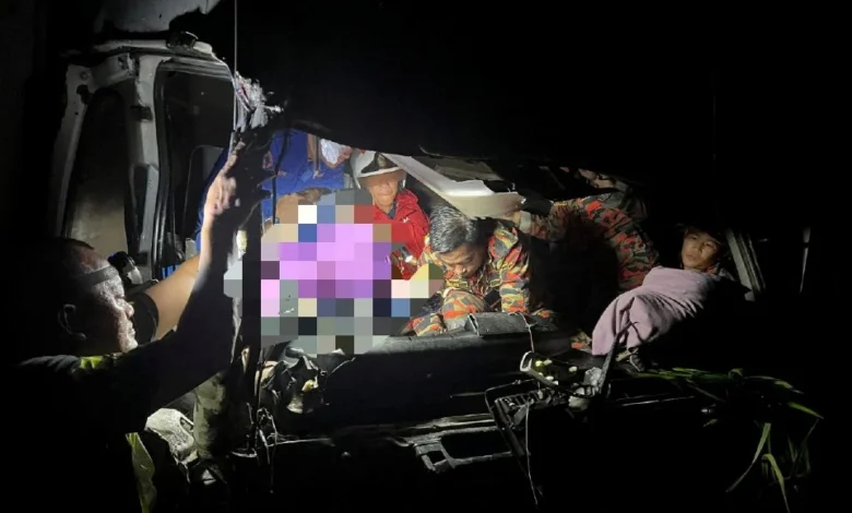 Pemandu maut, nahas dua lori di Beluran