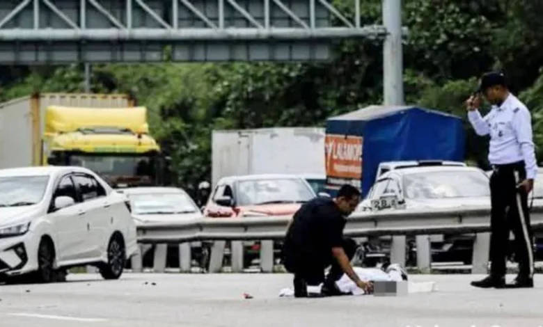 Jururawat maut motosikal rempuh lori di lorong kecemasan, digilis 2 kenderaan