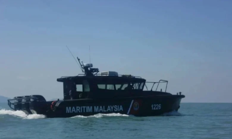 Seorang kru kapal dagang warga India jatuh laut