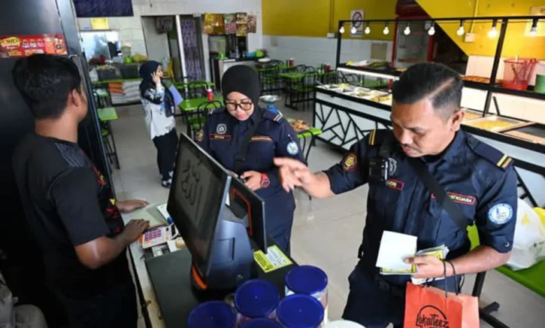 Majlis Perbandaran Kuala Selangor gempur premis kendalian warga asing