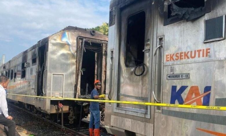 Remaja OKU bakar 3 gerabak kereta api