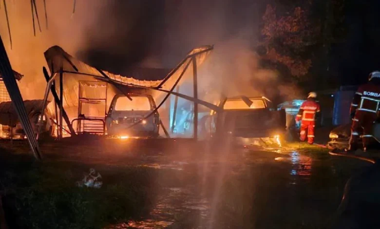 2 maut selepas terperangkap dalam kebakaran