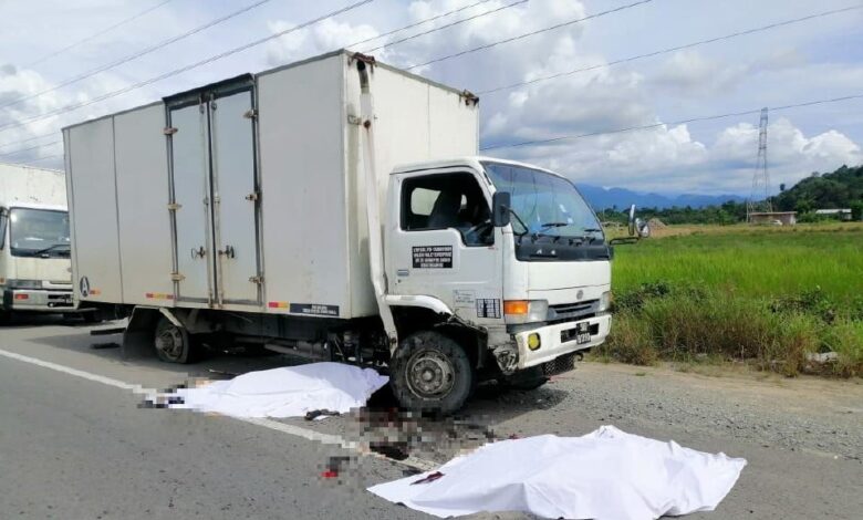 Singgah bantu rakan tukar tayar sebelum kedua-duanya maut dirempuh