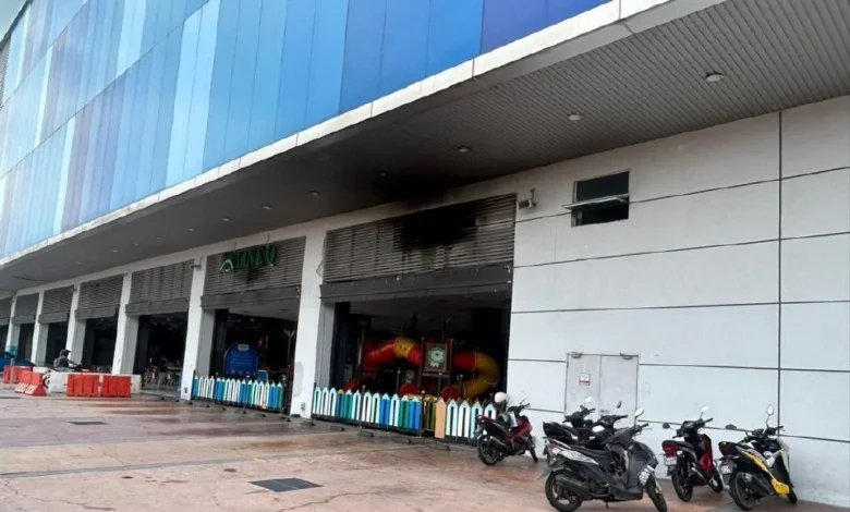 Dapur medan selera Pasaraya Mydin Seremban 2 terbakar