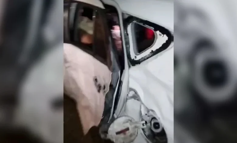 2 remaja lepasan SPM maut, 3 cedera Perodua Myvi langgar penghadang jalan