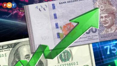 ﻿﻿Ringgit strengthens following US credit downgrade