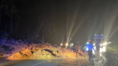Tebing runtuh halang laluan di KM27 Jalan Gua Musang-Kuala Krai