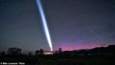 Pancaran cahaya misteri muncul di langit