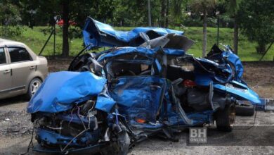 Gagal memotong di garisan berkembar punca Myvi bertembung bas ekspres - Polis