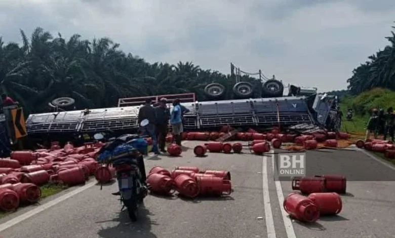 Gagal potong di garisan berkembar, pemandu maut kereta bertembung treler